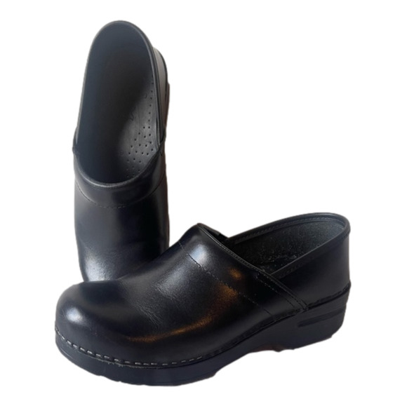 Dansko Shoes - Dansko Professional Black Clogs Women’s Size 39